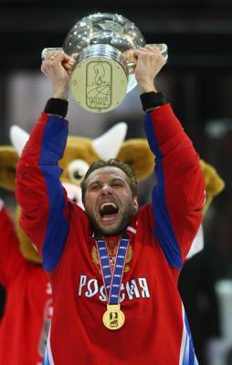 russia-v-canada-iihf-world-championship-final-ballgfcf7j-l